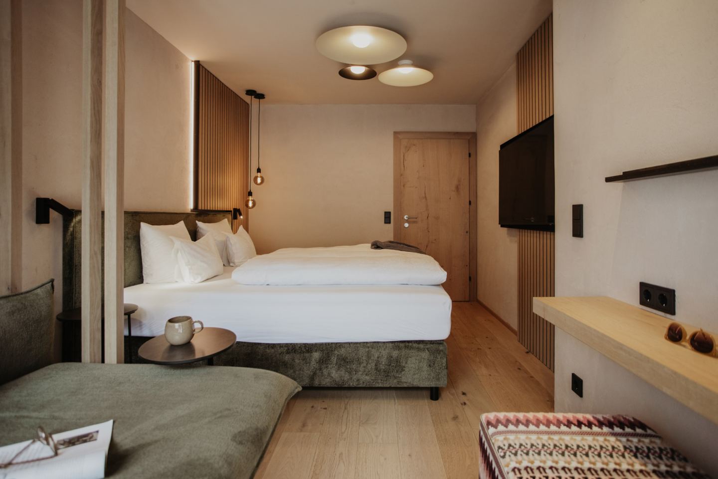Rooms &amp; Suites